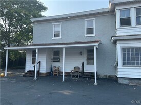 64 E 5th St in Oswego, NY - Building Photo