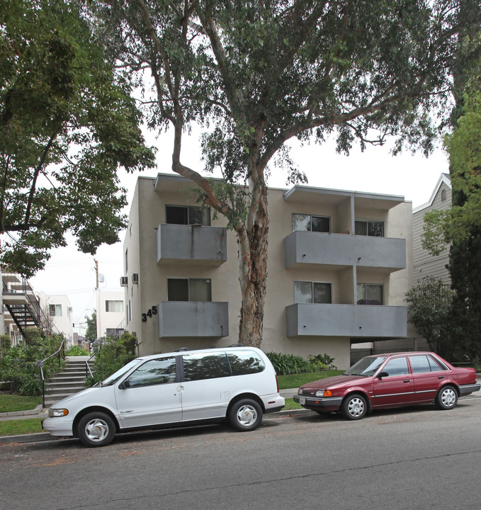 345 E Tujunga Ave in Burbank, CA - Building Photo