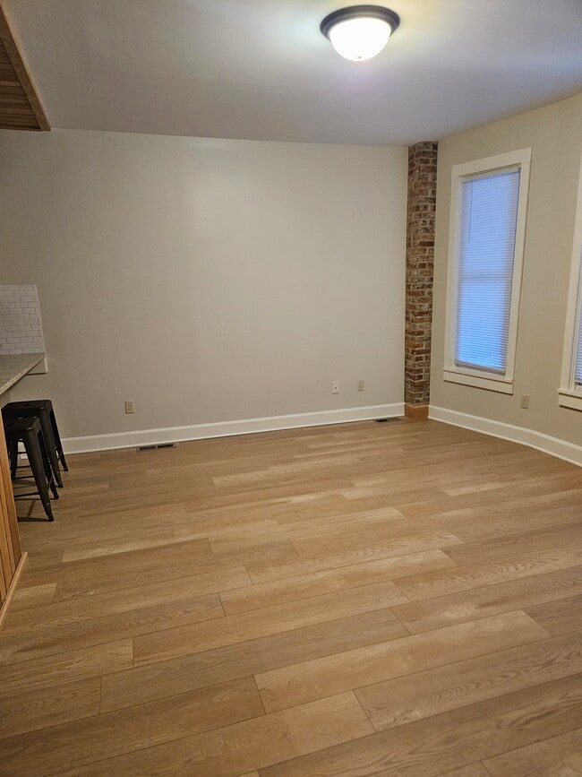 223 E 10th St, Unit 223 E 10th St in Bloomsburg, PA - Foto de edificio - Building Photo