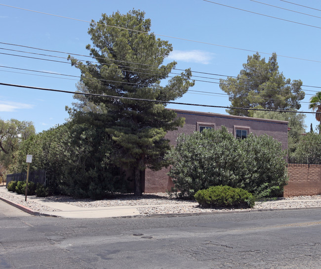 Corleone Apartments in Tucson, AZ - Foto de edificio - Building Photo