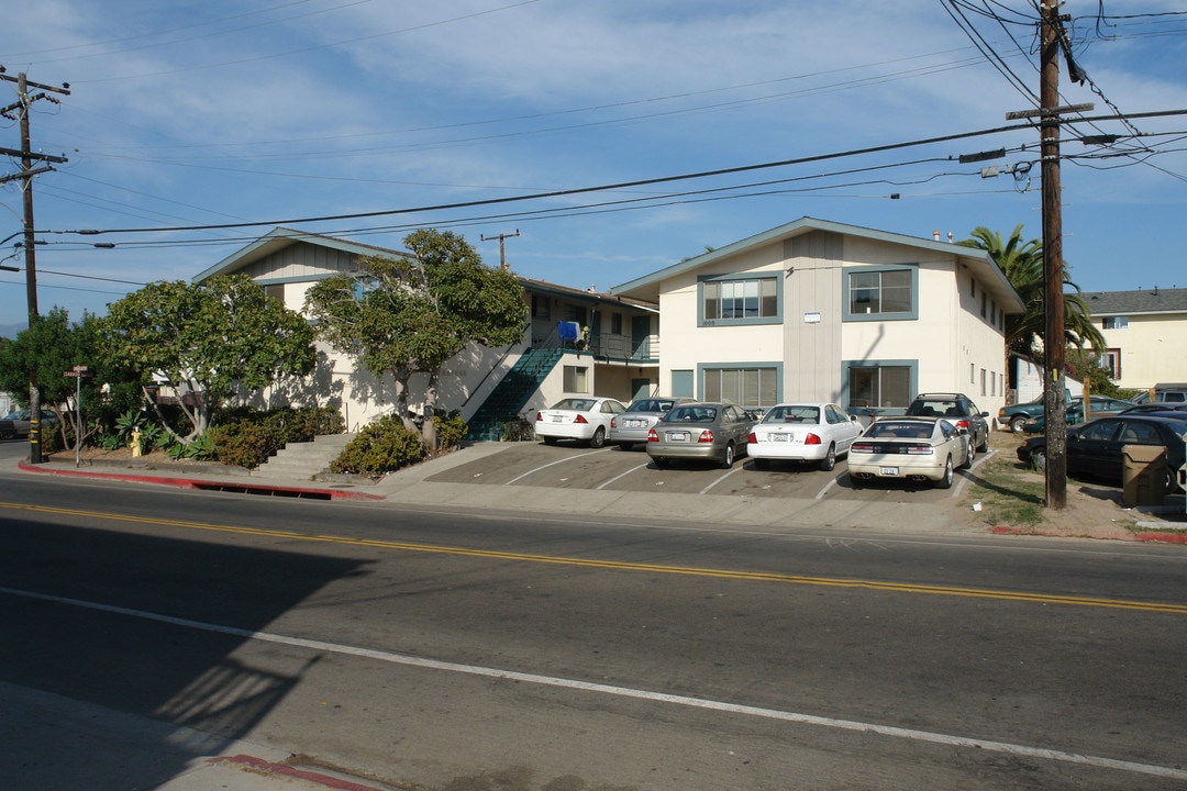 1000 El Embarcadero Rd in Goleta, CA - Building Photo