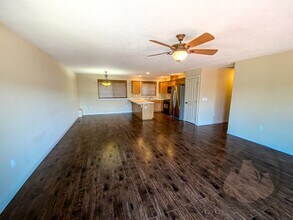 5627 Seeger Ln SE in Salem, OR - Building Photo - Building Photo