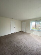 1712 Walnut St in La Grande, OR - Building Photo - Building Photo