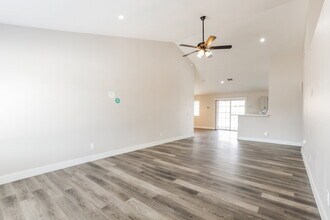 10010 W Calle Encorvada in Phoenix, AZ - Building Photo - Building Photo