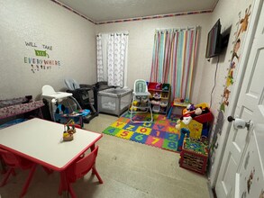 11 Pattison St in Worcester, MA - Foto de edificio - Building Photo