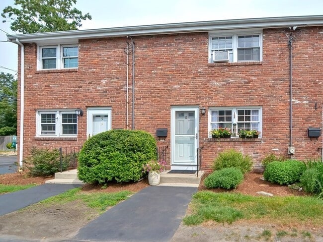 property at 8 Regency Dr