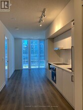 138-138 Downes St in Toronto, ON - Building Photo - Building Photo