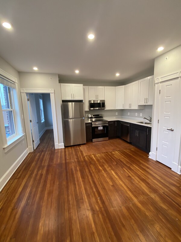 911 S Ellwood Ave in Baltimore, MD - Building Photo - Building Photo