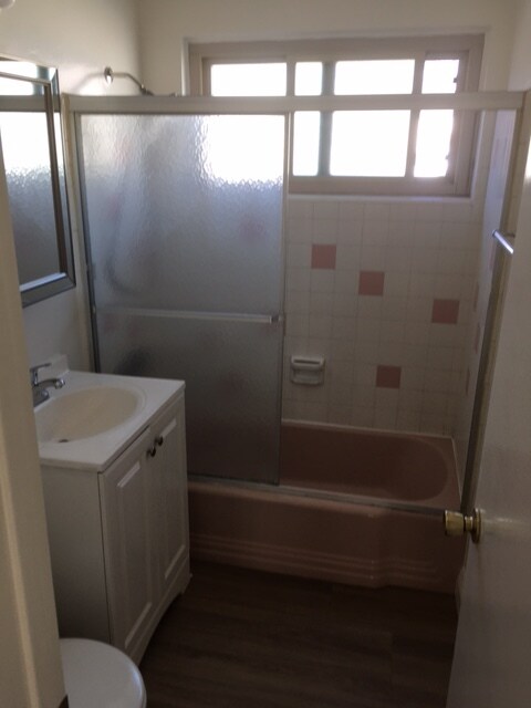 628 E Cedar Ave in Burbank, CA - Building Photo