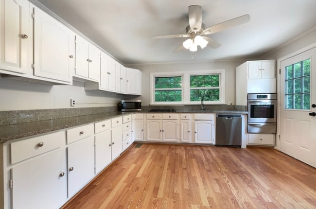 property at 3116 Burgundy Rd