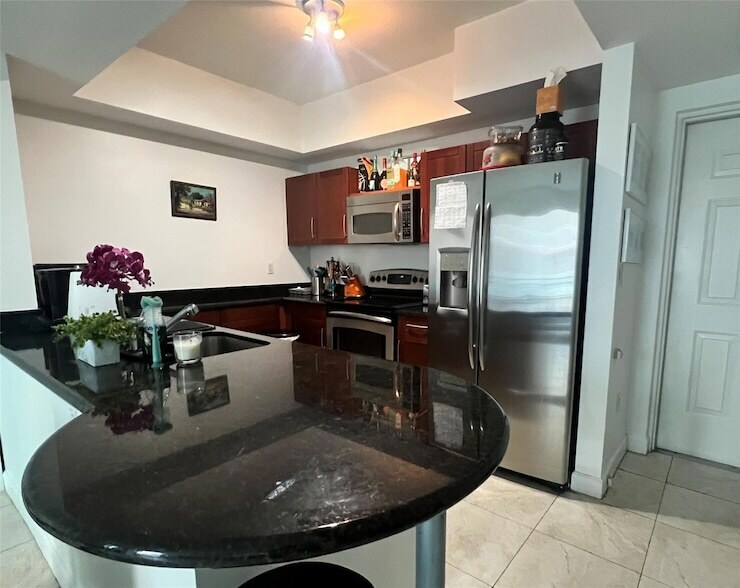 7280 SW 89th St, Unit D206 in Miami, FL - Building Photo