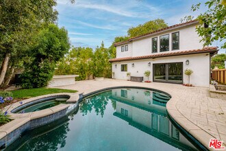 2627 Castle Heights Pl in Los Angeles, CA - Building Photo - Building Photo