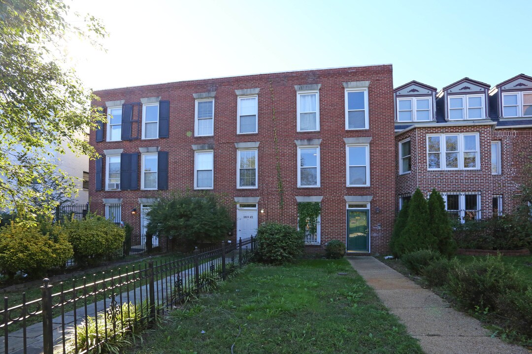 1815 E Capitol St Se in Washington, DC - Foto de edificio