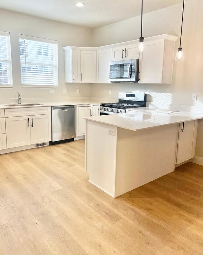 4156 Hardman Way in Saratoga Springs, UT - Building Photo - Building Photo