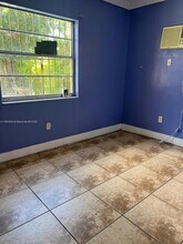 1043 NW 2nd St, Unit 6 in Miami, FL - Building Photo - Building Photo