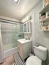 15 Farragut Ave, Unit 2 in Somerville, MA - Building Photo - Building Photo