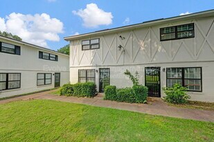 696 Hobbs Dr in Memphis, TN - Building Photo