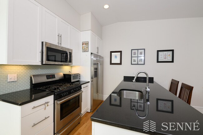 87 3rd St, Unit 3 in Cambridge, MA - Building Photo - Building Photo