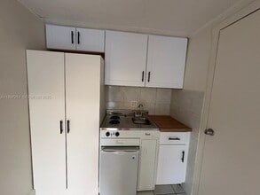 1956 Lincoln St in Hollywood, FL - Building Photo - Building Photo