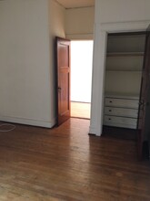 434 W Roslyn Pl, Unit 2 in Chicago, IL - Building Photo - Building Photo