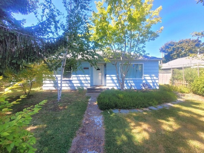 property at 2715 Vallette St