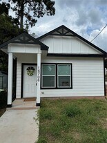 16706 E Hammon in Montgomery, TX - Building Photo