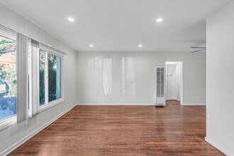 14616 Magnolia Blvd in Sherman Oaks, CA - Building Photo - Building Photo