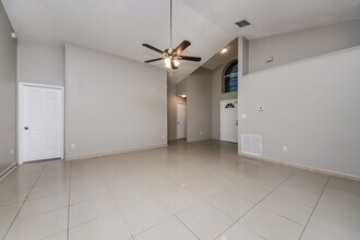 11925 Hatcher Cir in Orlando, FL - Building Photo - Building Photo