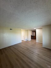 120 Merrimac Ct in Vallejo, CA - Foto de edificio - Building Photo
