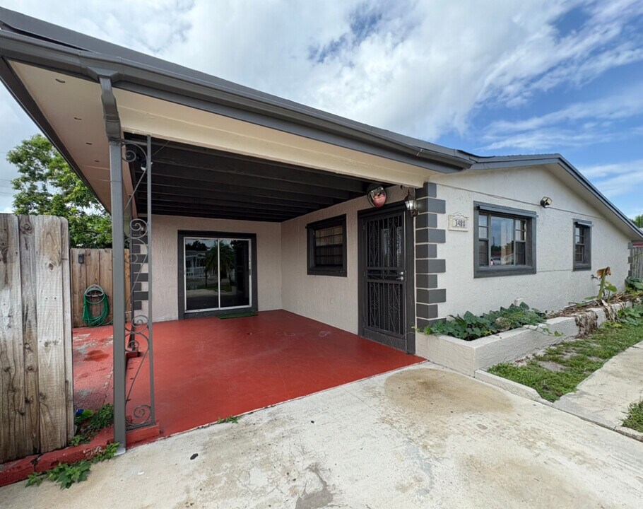 3480 NW 208th St in Miami Gardens, FL - Building Photo