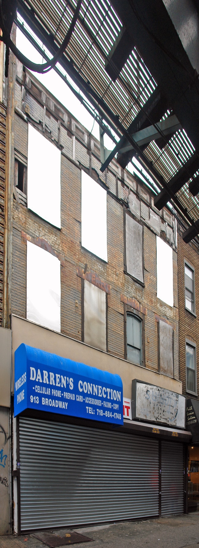 913 Broadway