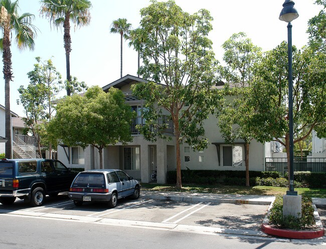 1630 S Calle Del Mar in Anaheim, CA - Foto de edificio - Building Photo