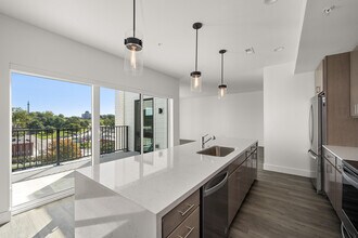 Tempo East Village in Des Moines, IA - Foto de edificio - Building Photo