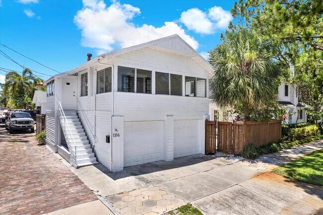 property at 1381 Oak St NE