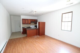 625 South St in Philadelphia, PA - Building Photo