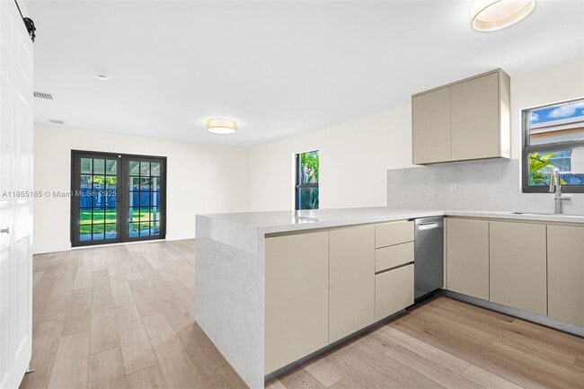 136 NW 53rd St in Miami, FL - Building Photo - Building Photo