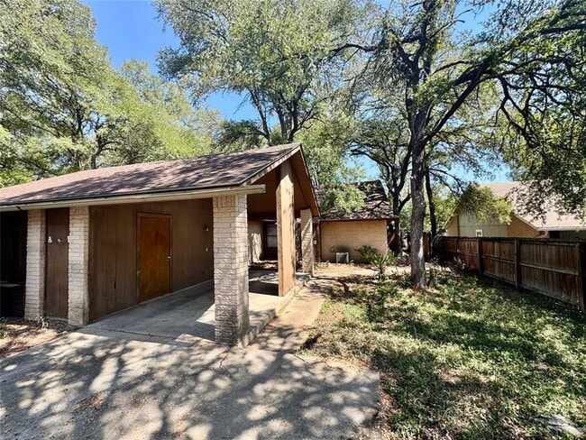 1004 Milford Way in Austin, TX - Foto de edificio - Building Photo