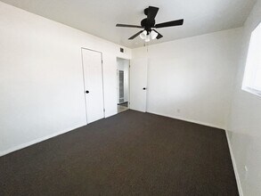 1802 Forrest St in Bakersfield, CA - Foto de edificio - Building Photo