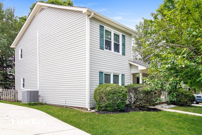 2 Hickory Knoll Ct in Greensboro, NC - Building Photo - Building Photo