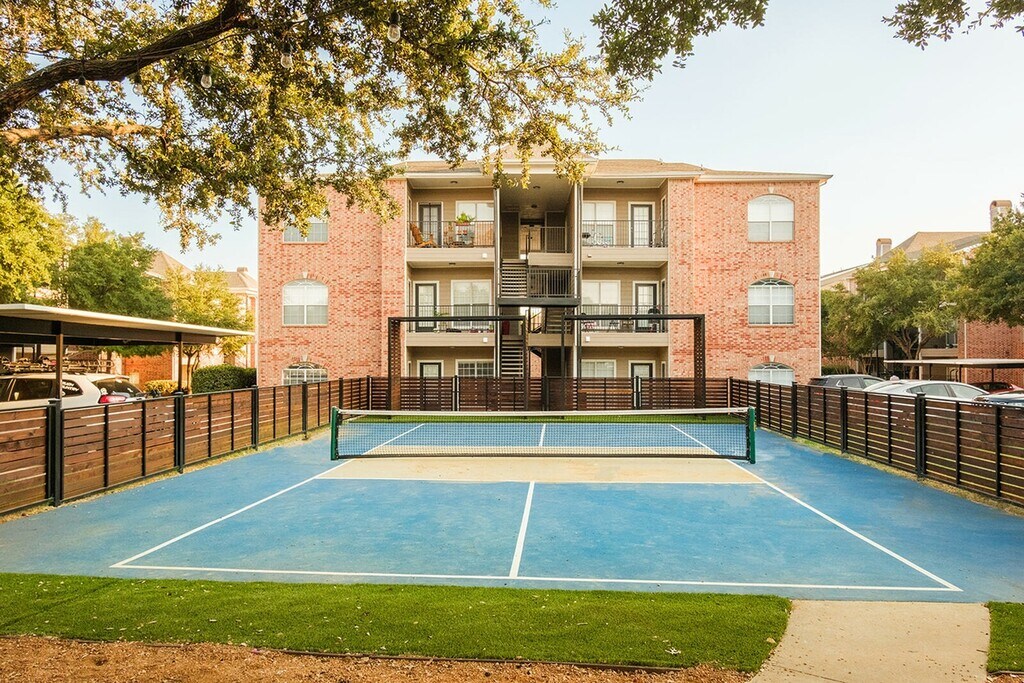 Station 3700 Apartments in Euless, TX