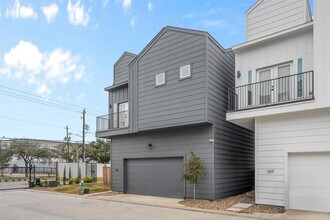 105 Tolima Dove St in Houston, TX - Building Photo - Building Photo