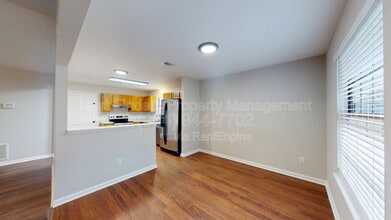 1012 Dorwinion Dr in Jacksonville, FL - Building Photo - Building Photo