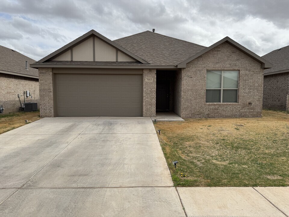7003 21st St in Lubbock, TX - Building Photo
