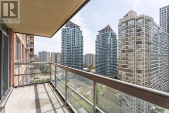 156-1156 Enfield Pl in Mississauga, ON - Building Photo - Building Photo