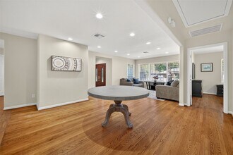 4045 Osby Dr in Houston, TX - Building Photo - Building Photo