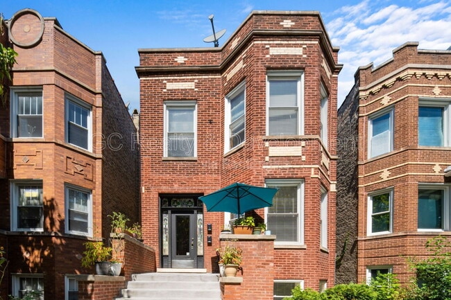 property at 2130 W Iowa St