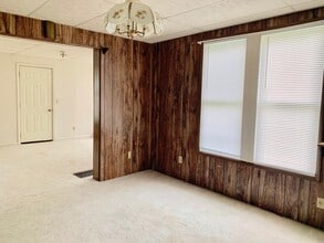 658 6th St in La Salle, IL - Building Photo - Building Photo