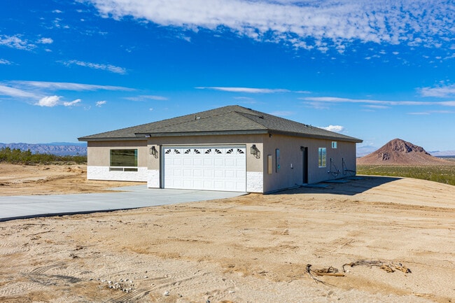 10801 Glen Rd in California City, CA - Building Photo - Building Photo