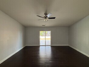 12319 Ruby River Dr in Bakersfield, CA - Building Photo - Building Photo