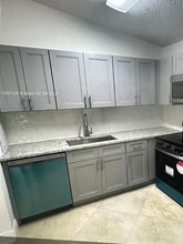 3700 N 56th Ave, Unit 1036 in Hollywood, FL - Building Photo - Building Photo